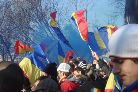 steaguri si fumigene tricolor steag romanesc Romania 1 decembrie